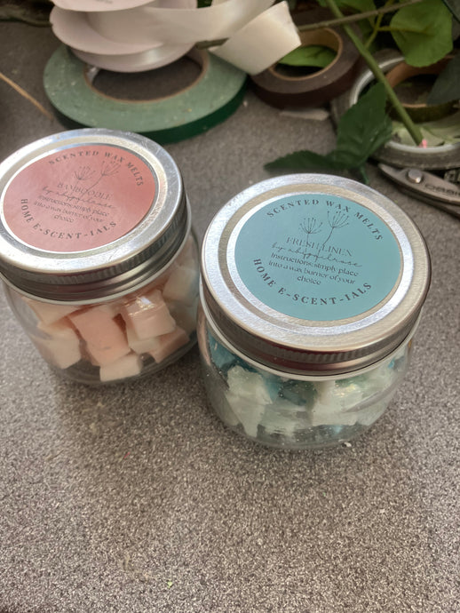 Personalised Gift Box with Wax Melts & Flowers – Carded Gift for Her – Birthday, Thank You, Sympathy or Christmas Pamper Box