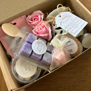 wax melt Gift hamper, melts, simmering granules, soap roses and wax burner