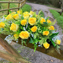 flower arrangements featuring yellow roses