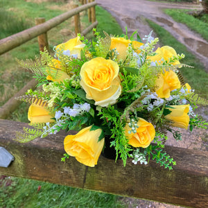 flower arrangements featuring yellow roses