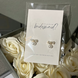 bridesmaid proposal, ivory soap roses, pearl earings in hat box