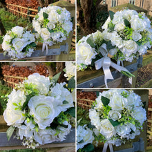 Ivory wedding bouquet for the bride and bridesmaids