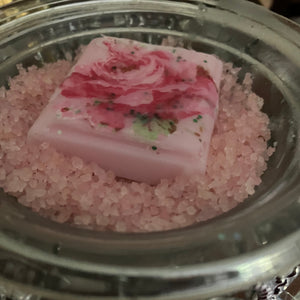 Hand‑Poured Wax Melts & Warmer – Fill Your Home With Irresistible Scents