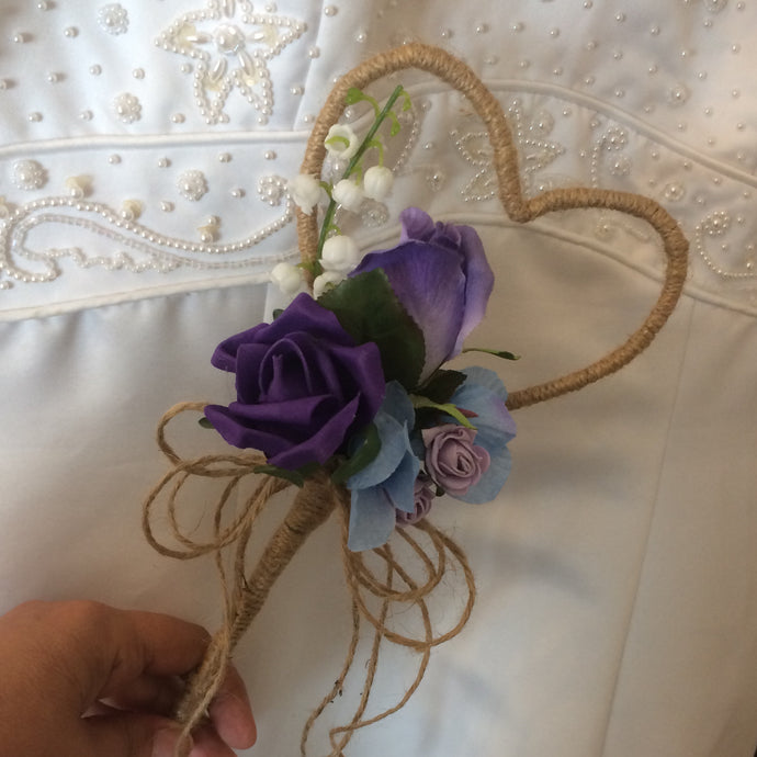 a jute bound heart shaped bridesmaid wand