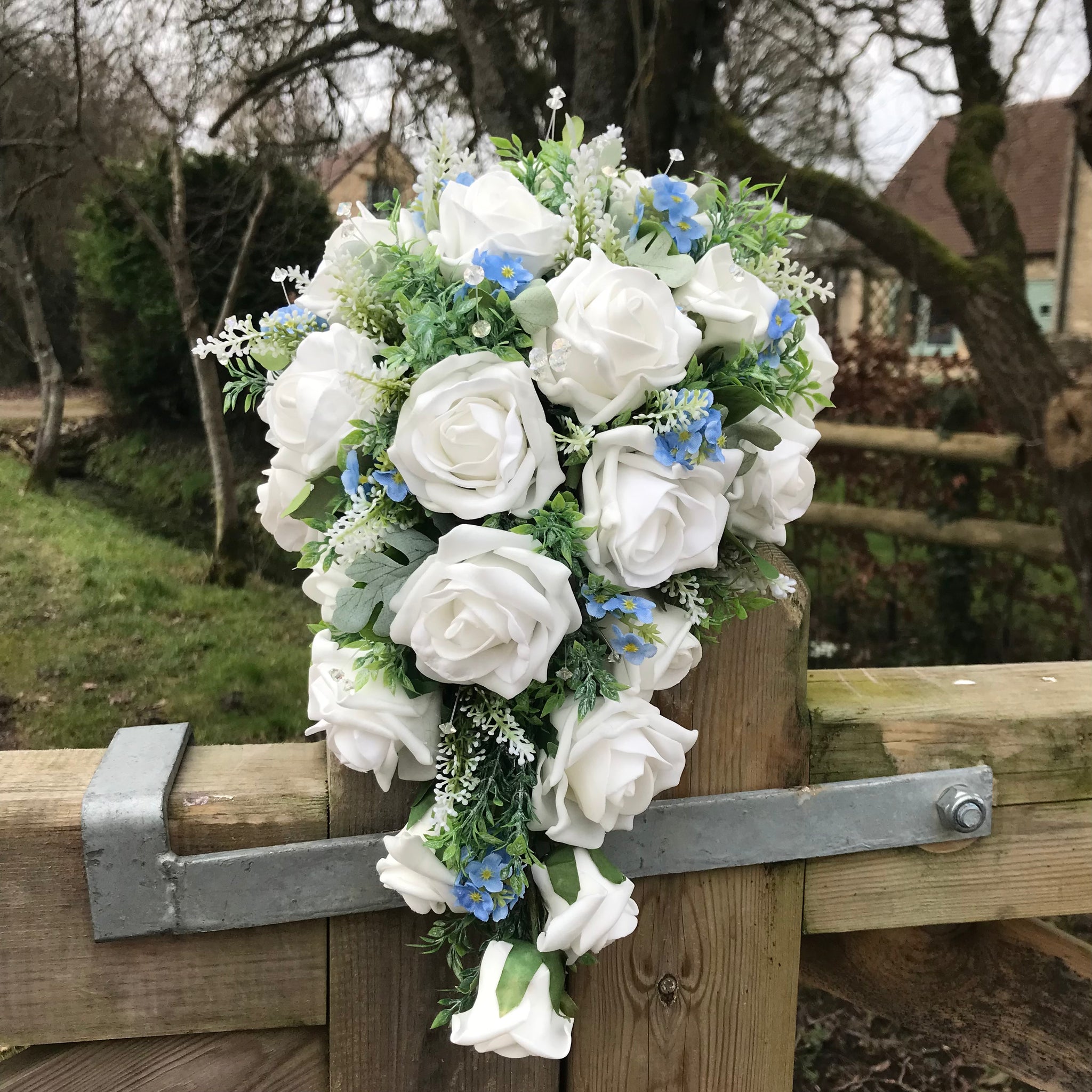 White flower discount bridal bouquet