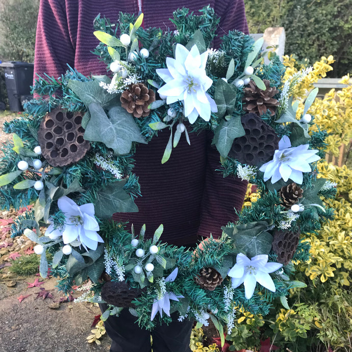 45cm Artificial Christmas Wreath with White Poinsettia – Pinecone & Berry Door Decoration
