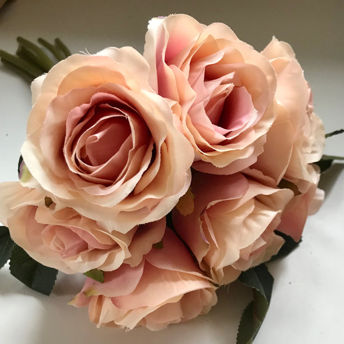 a bunch of 7 silk roses - apricot