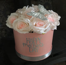 XL flower arrangement of pink roses in hat box